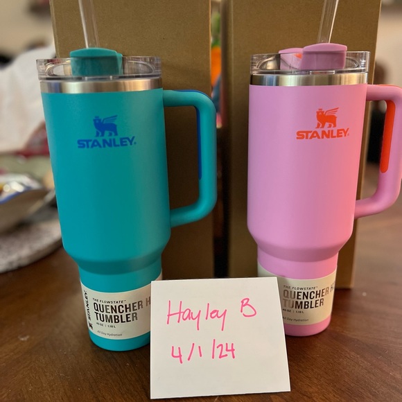 BNWT Aquamarine Target Exclusive Stanley 40oz - Picture 3 of 3